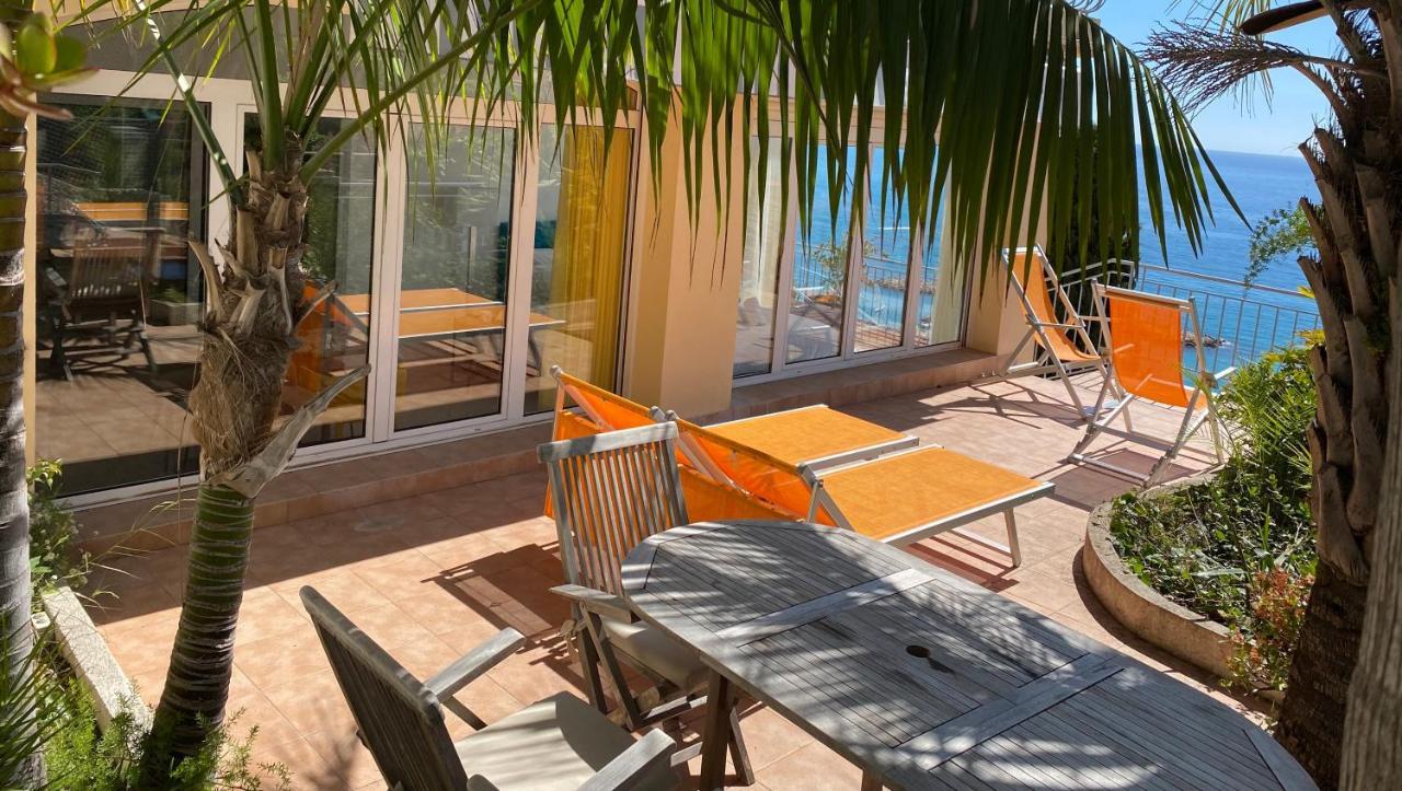 Villa l'ensoleillée vue panoramique mer, 250 m de la plage et du centre ville Menton Exterior foto