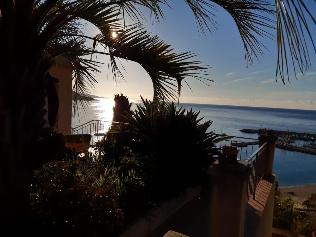Villa l'ensoleillée vue panoramique mer, 250 m de la plage et du centre ville Menton Exterior foto